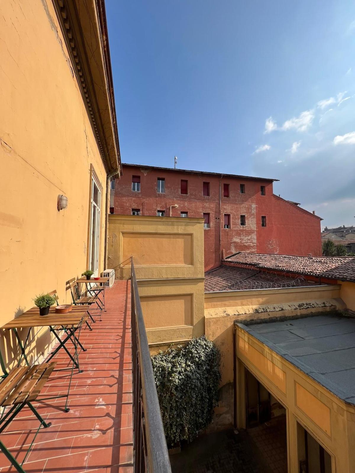 The Window On The Courtyard, Entire Apartment - La Finestra Sul Cortile, Intero Appartamento — Photos 1